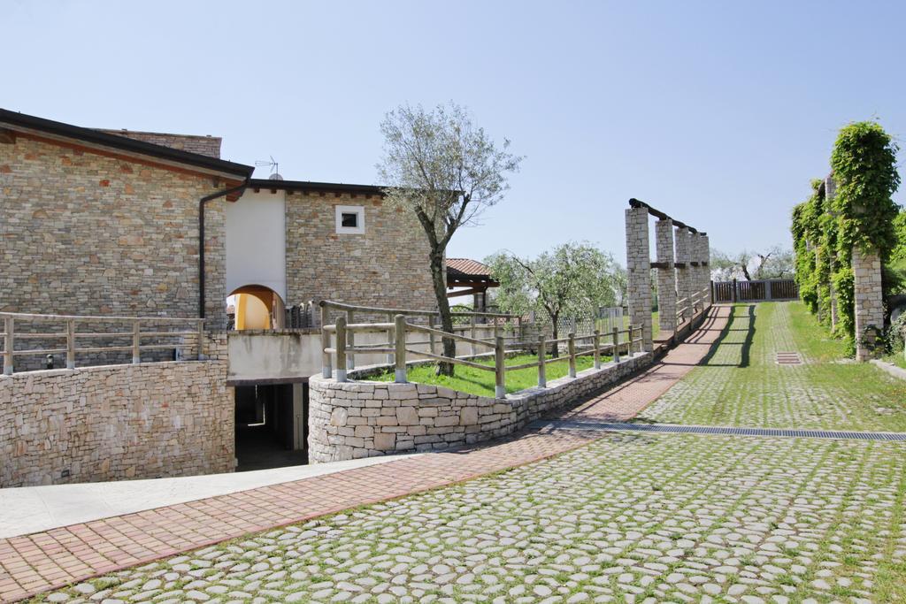 Residence "Borgo Le Torri" Toscolano Maderno Dış mekan fotoğraf