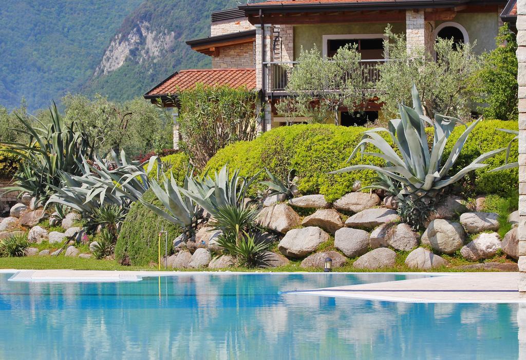 Residence "Borgo Le Torri" Toscolano Maderno Dış mekan fotoğraf